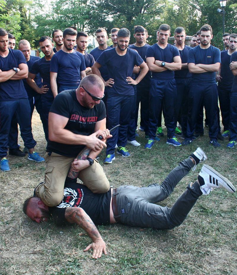 manuel insegna in polizia di stato