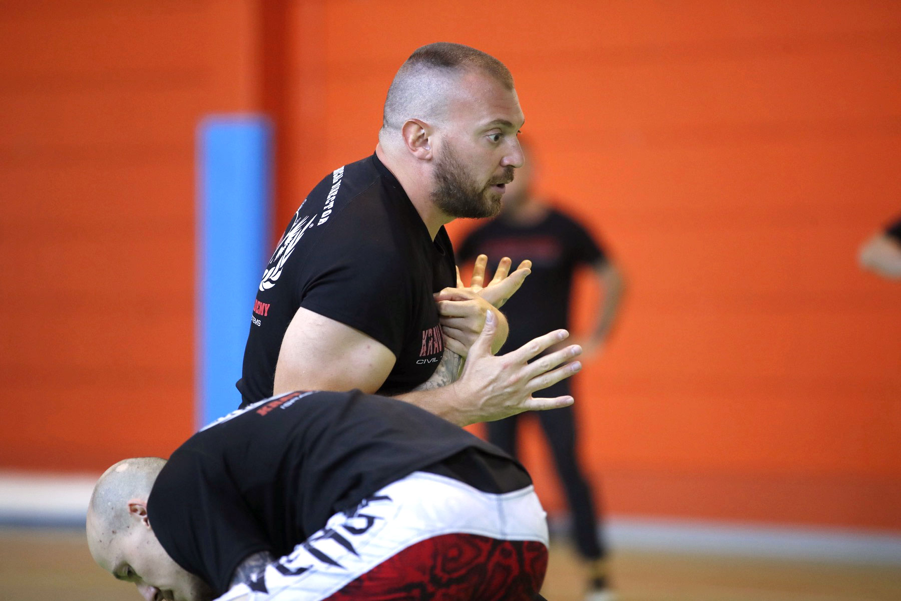 Manuel Spadaccini insegna Krav Maga nei corsi kma di difesa personale