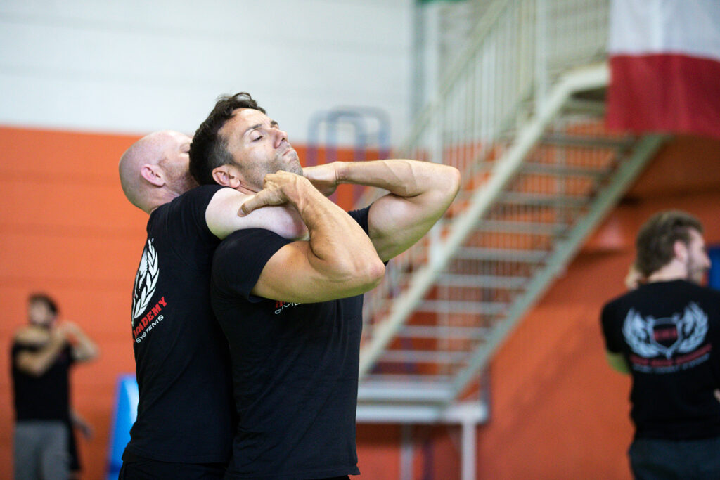 difesa personale professionale di kma Krav Maga Academy da strangolamento