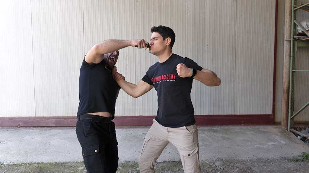 colpire con baby tonfa